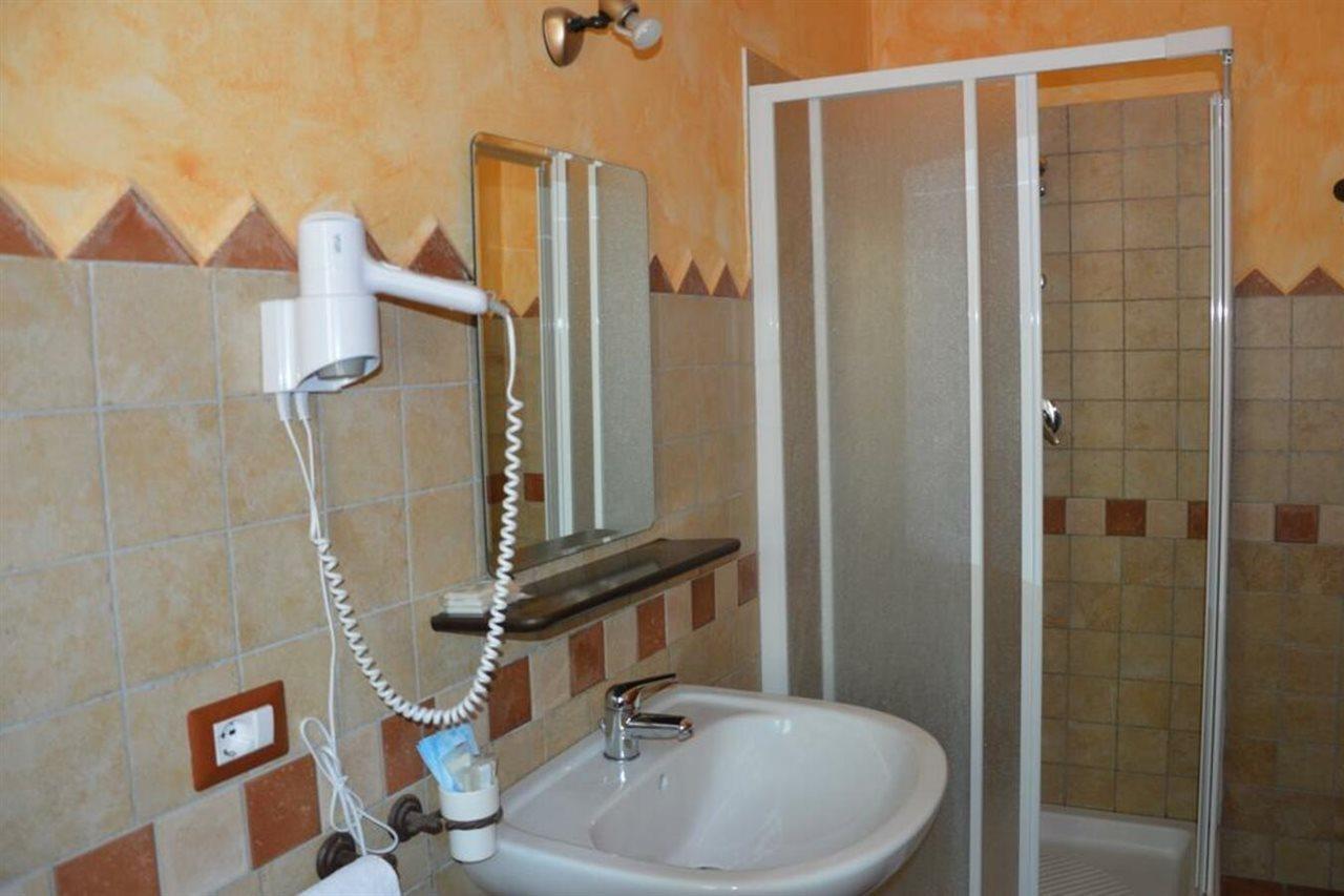 Hotel Sant'elene Dorgali Buitenkant foto