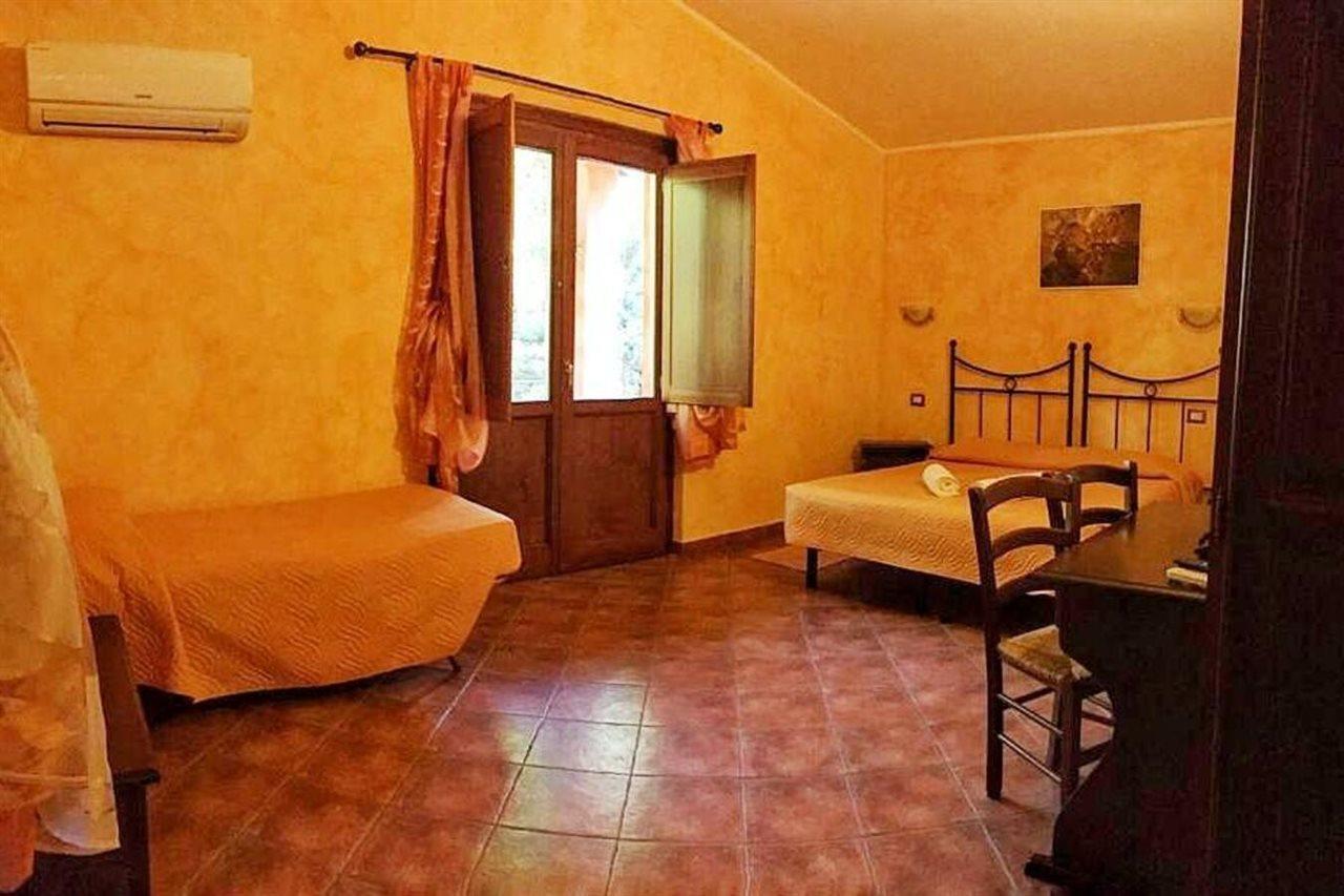 Hotel Sant'elene Dorgali Buitenkant foto